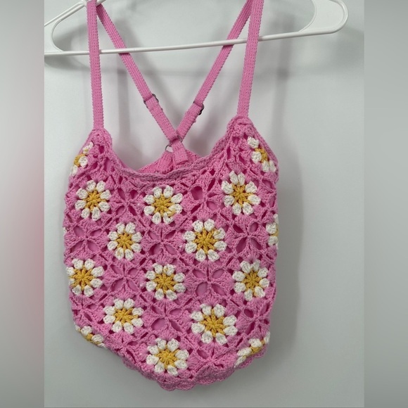 Hollister Tops - Hollister NWT Size XS Crochet Floral Crop Top $40